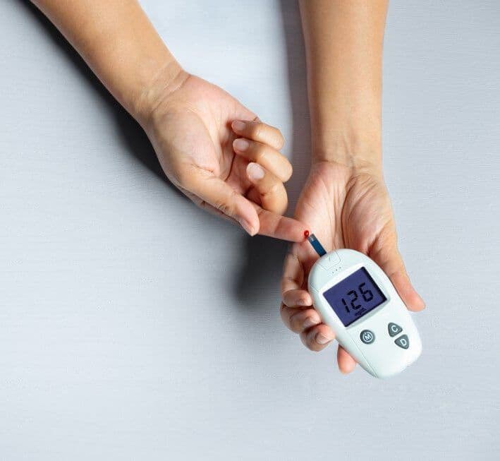 Insulin vial and syringe used to manage type 1 diabetes